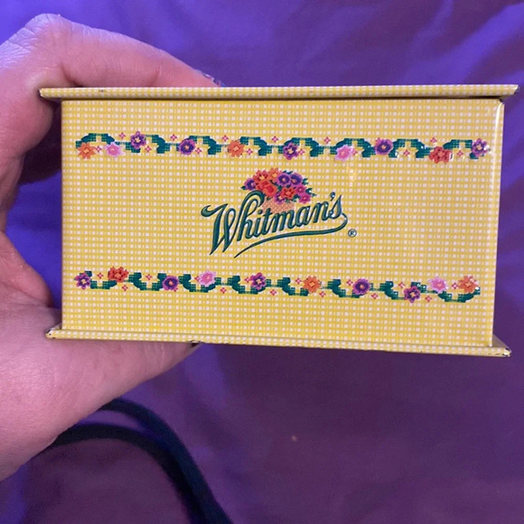 1947 Vintage Whitman's Sampler Tin Hinged Box - Picture 8 of 14